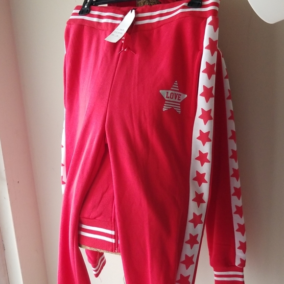 Red/White Love Star Sweatsuit - Picture 3 of 5